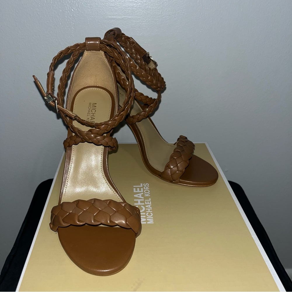 MICHAEL MICHAEL KORS Women’s Sandel Heel | Size : 6